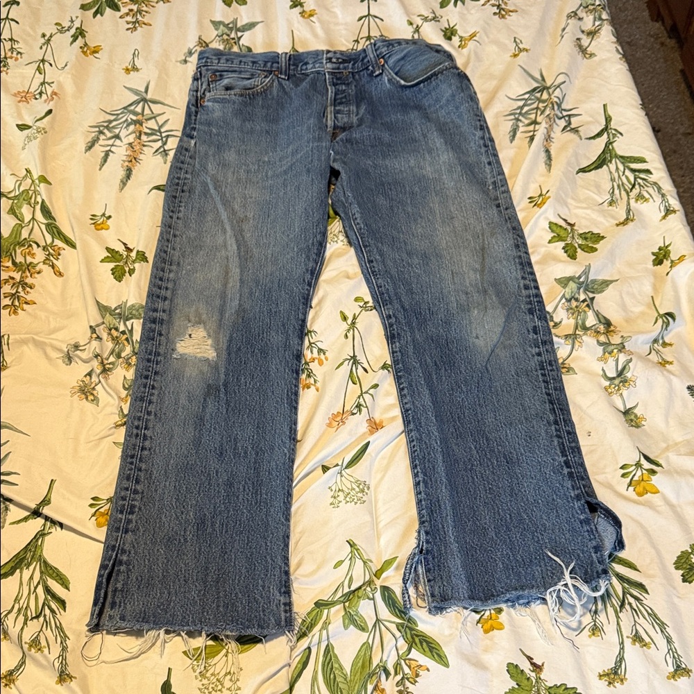 Levi Distressed Blue Jeans 34x32